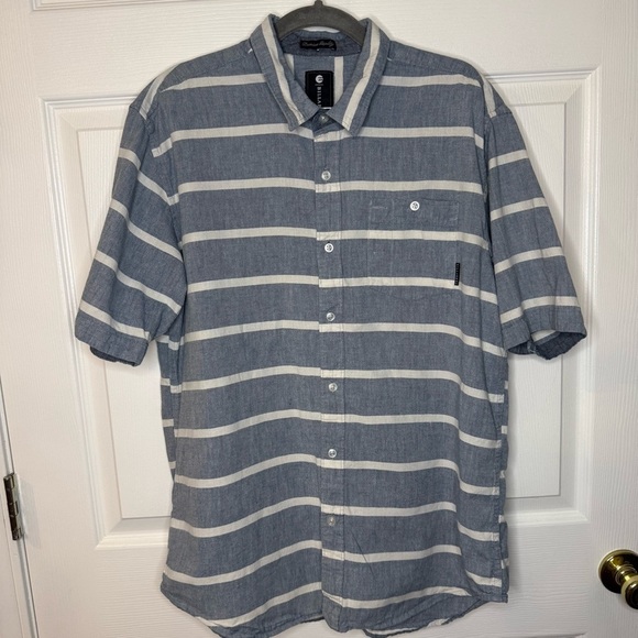 Billabong Blue White Casual Button Down Striped Shirt 100% Cotton Size Large GUC - Picture 1 of 8